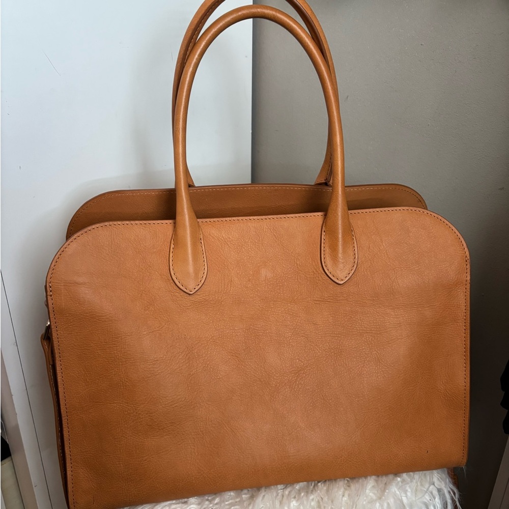 Elegant Tan Crossbody Bag genuine leather made in Italy this is the larger bag